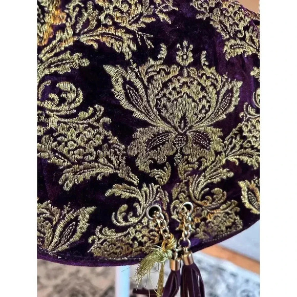 Imoshion purse NWT plum velvet with gold flourishing and chain - Picture 3 of 6